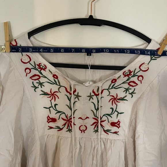 Futurino NWT Taupe Embroidered Floral Boho Tunic – Billowy Sleeve Fit - Picture 8 of 15